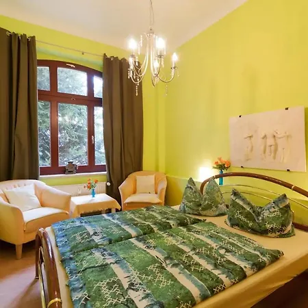 Große Ferienwohnung In Dresden-löbtau Dresden